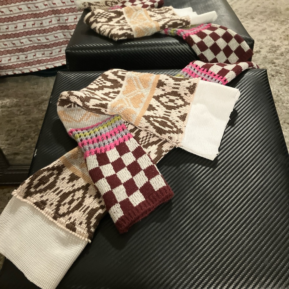 Free People Multicolor Patterned arm warmers - image 2